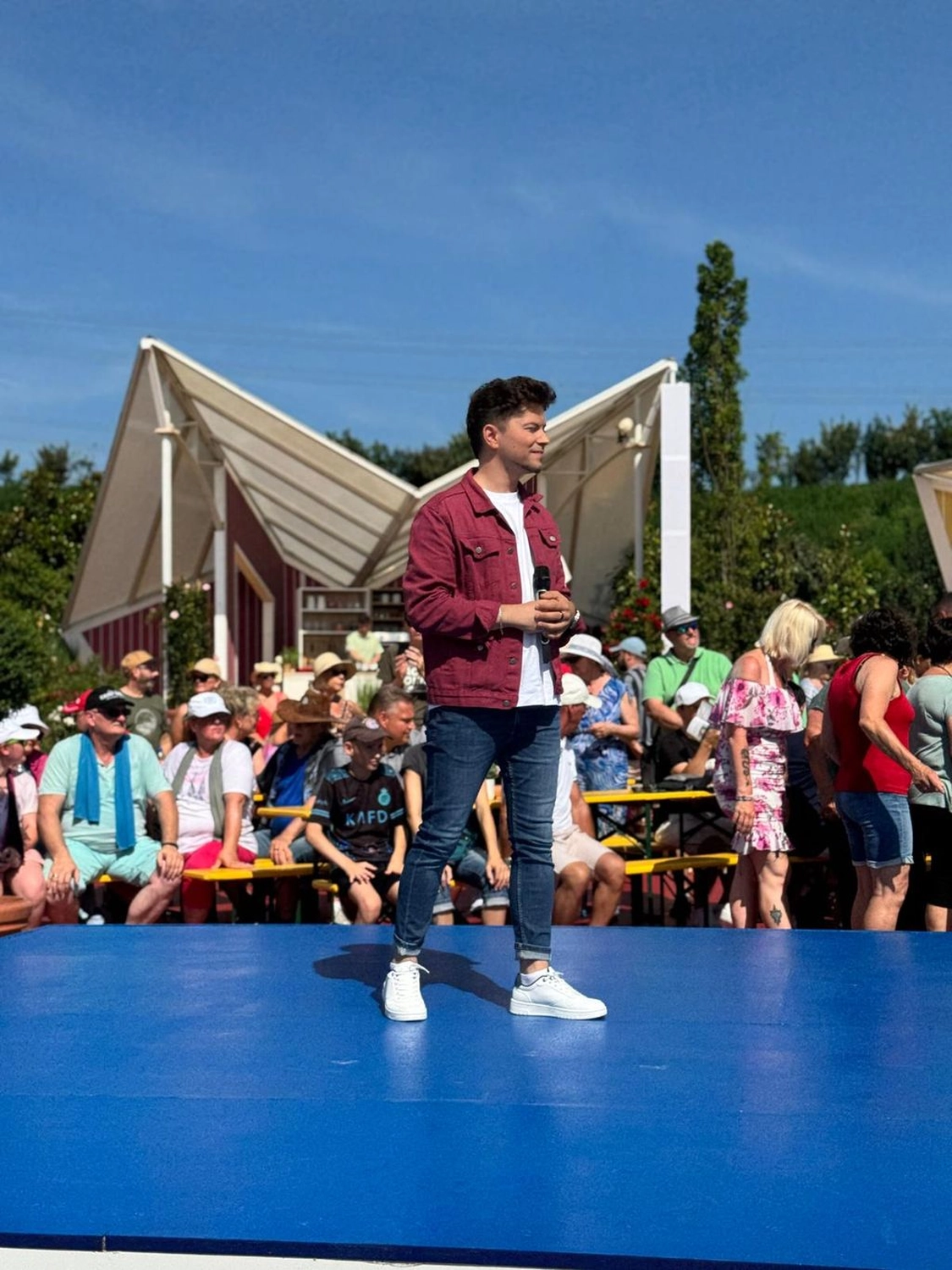 Jordan Hanson - Sänger - Bühnenauftritt